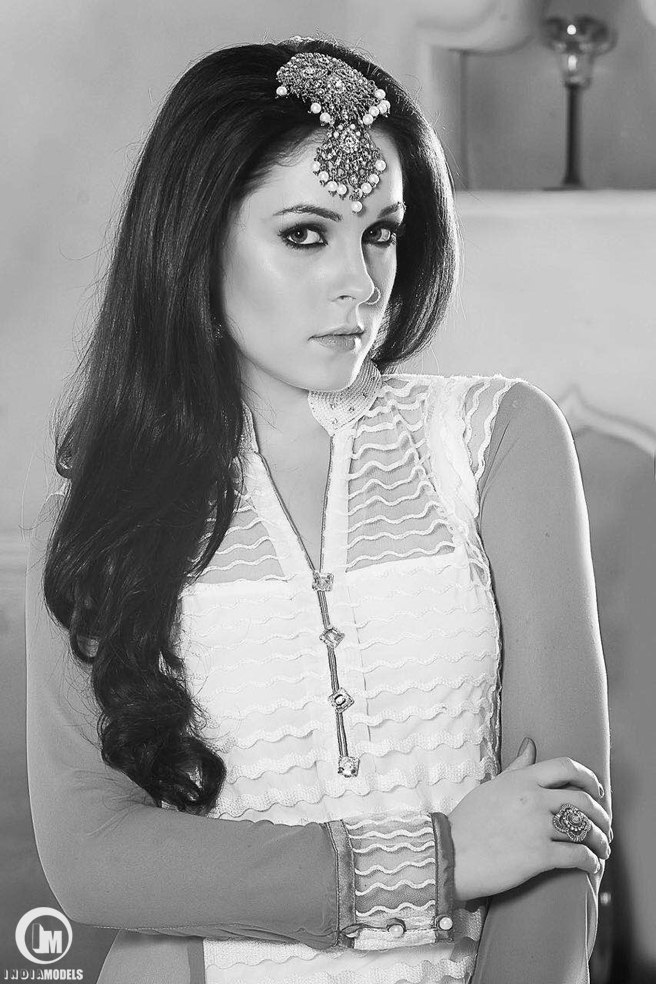 Mumbai based Interntional fashion model Daria Petetskaya in Indian ethnic wear